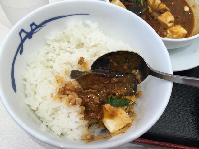 松屋　茄子と豆腐と粗挽き肉の四川風麻婆定食_オンザライス