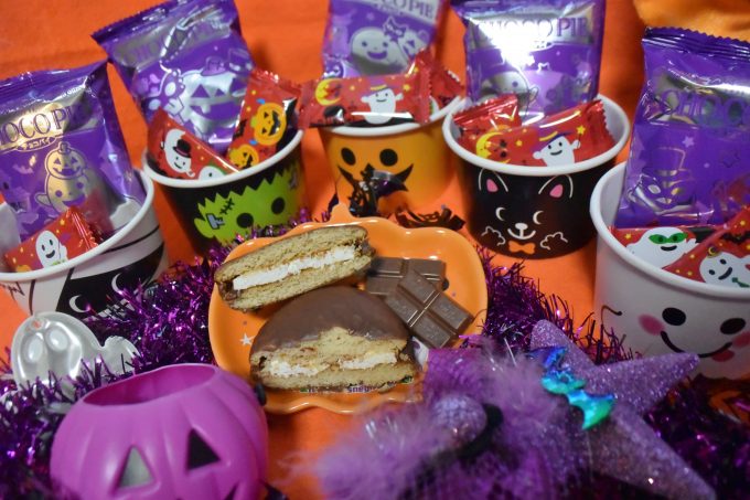 ロッテ チョコパイ ガーナミルク ハロウィンパッケージ_ハロウィングッズで、一足早いですが、ハロウィンパーティー風にしてみました