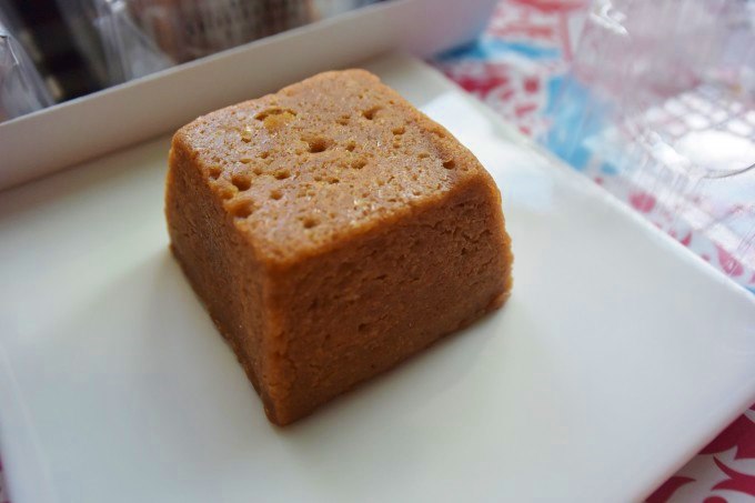 資生堂パーラー 秋のチーズケーキ（マロン）_小ぶりでかわいらしい台形
