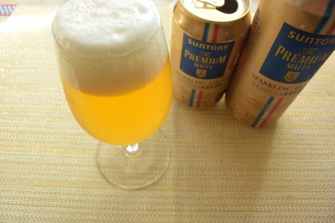 サントリー ザ・プレミアム・モルツ〈スパークリングゴールド〉_例えるなら白ビールに近い感じの香りの良さと飲み口の軽さがとっても魅力的