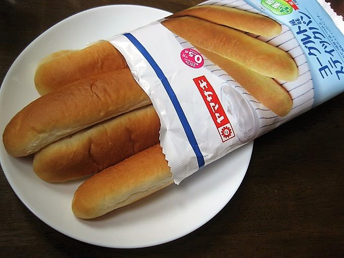 山崎製パン「ヨーグルト風味スティックパン」