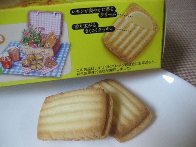 森永製菓「午後の紅茶　レモンティーサンドクッキー」