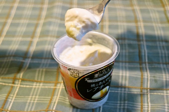 雪印メグミルク「重ねドルチェ　桃とあんずのレアチーズ」