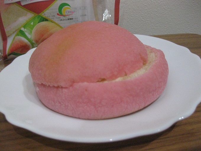 山崎製パン「桃風味豊かなもものパン」