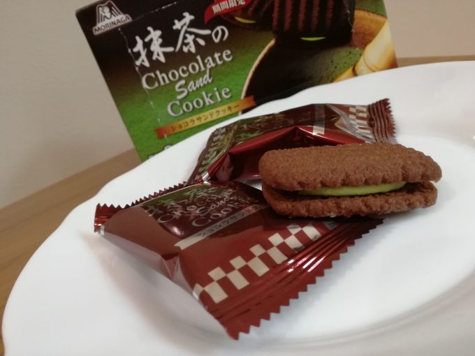 大人テイストクッキーのご提案。森永製菓「抹茶のショコラサンドクッキー」