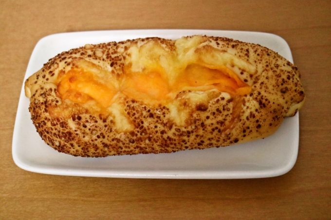 ファミマ『うまいパン決定戦』で選ばれた「チーズ三昧」